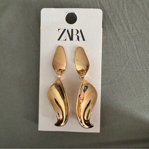 Zara twisted earrings